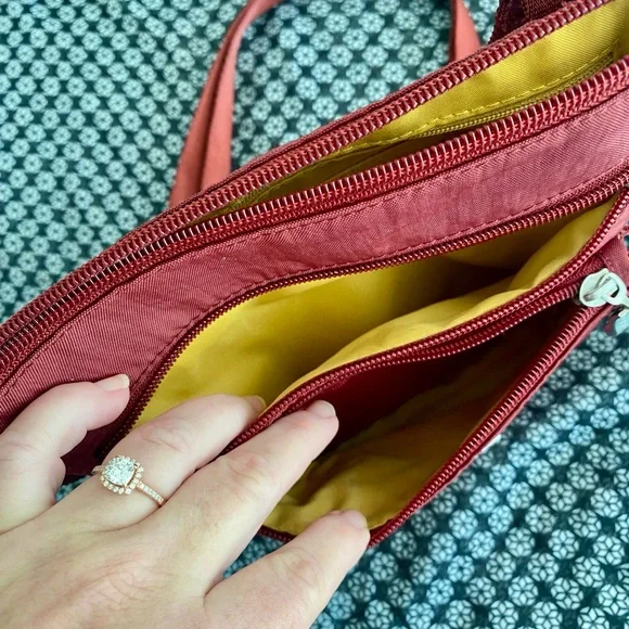 Baggallini Red Crossbody Bag - Picture 3 of 7